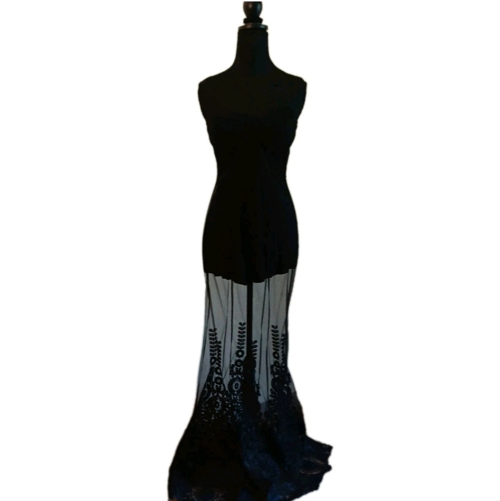 AKIRA Elegant Black Strapless Dress